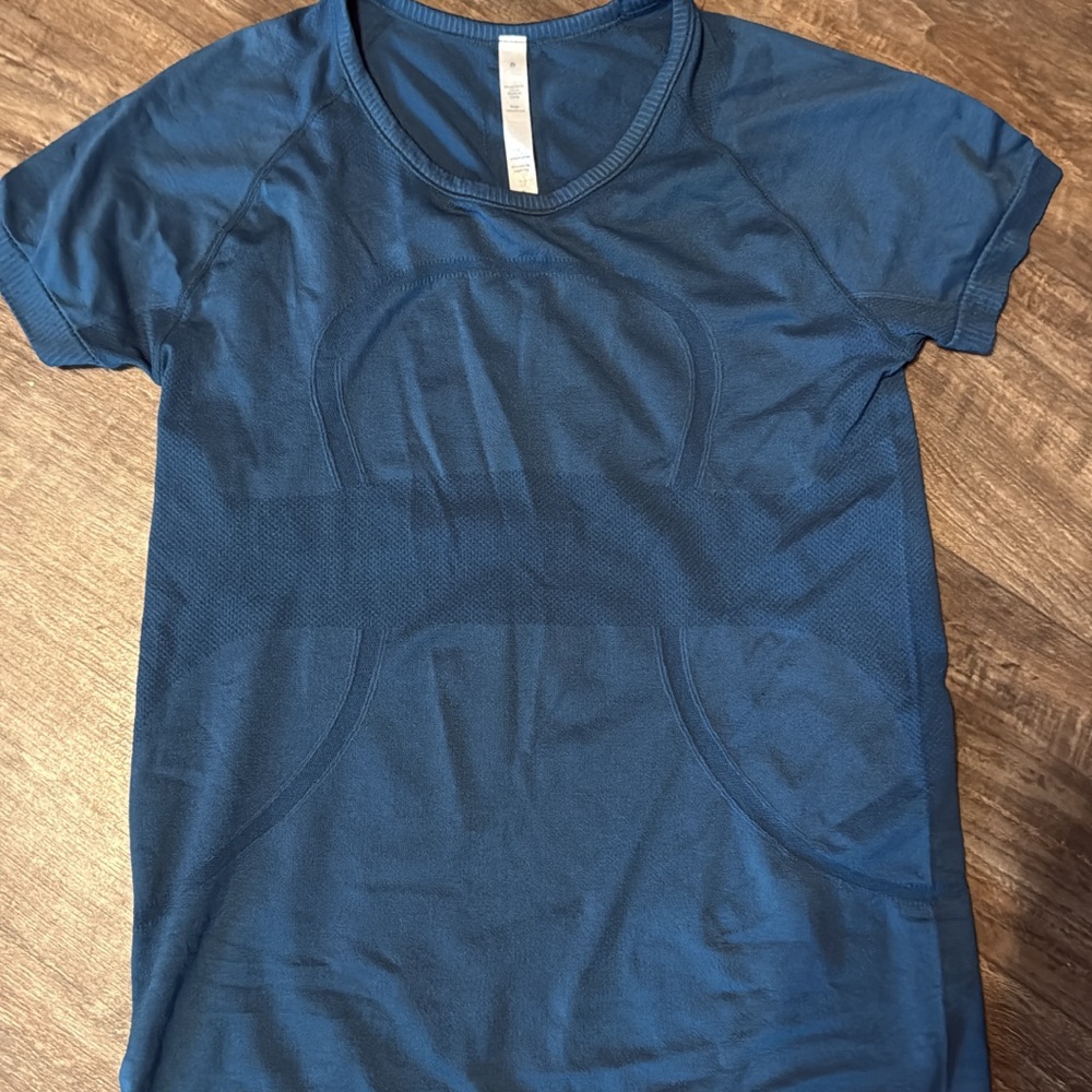 lululemon athletica Short Sleeve Top - Deep Blue
